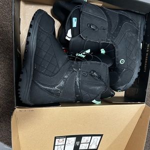 Like New Burton Mint snowboard boots 8.5